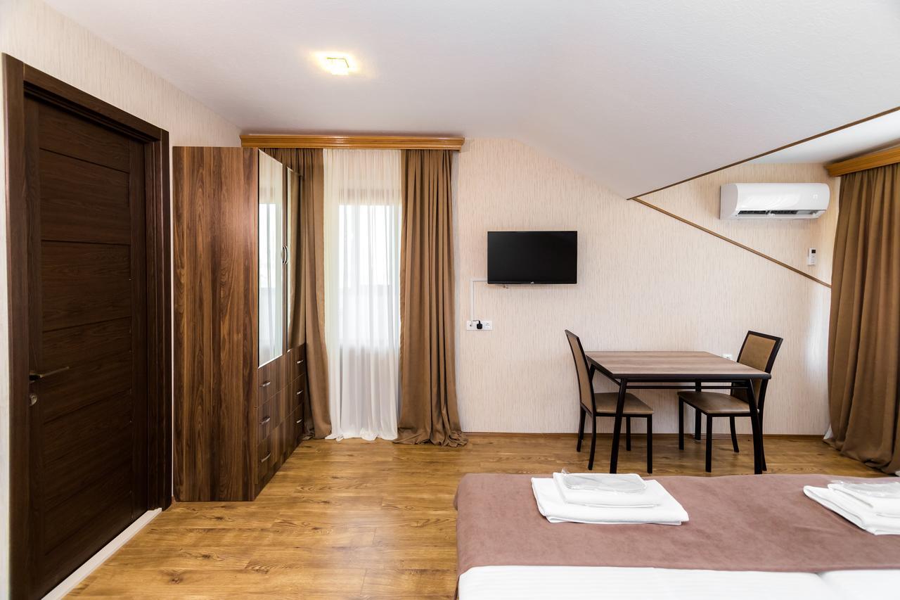 Elia Palace Hotel Tbilisi Bagian luar foto