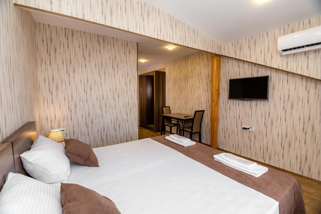 Elia Palace Hotel Tbilisi Bagian luar foto