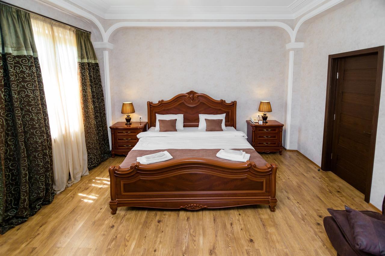 Elia Palace Hotel Tbilisi Bagian luar foto