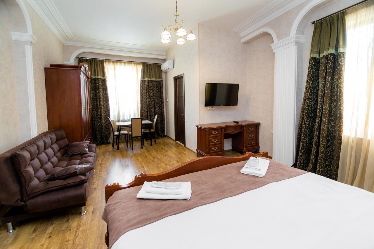 Elia Palace Hotel Tbilisi Bagian luar foto