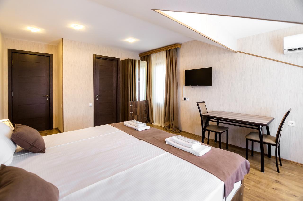 Elia Palace Hotel Tbilisi Bagian luar foto