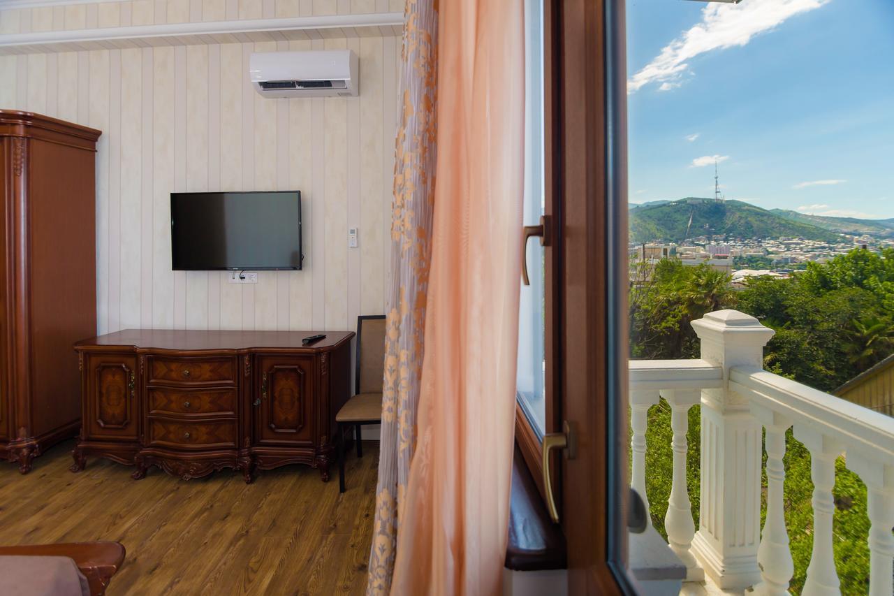Elia Palace Hotel Tbilisi Bagian luar foto