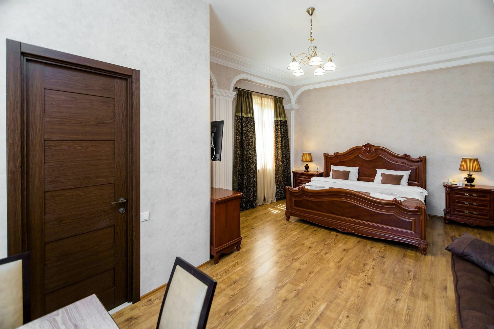 Elia Palace Hotel Tbilisi Bagian luar foto